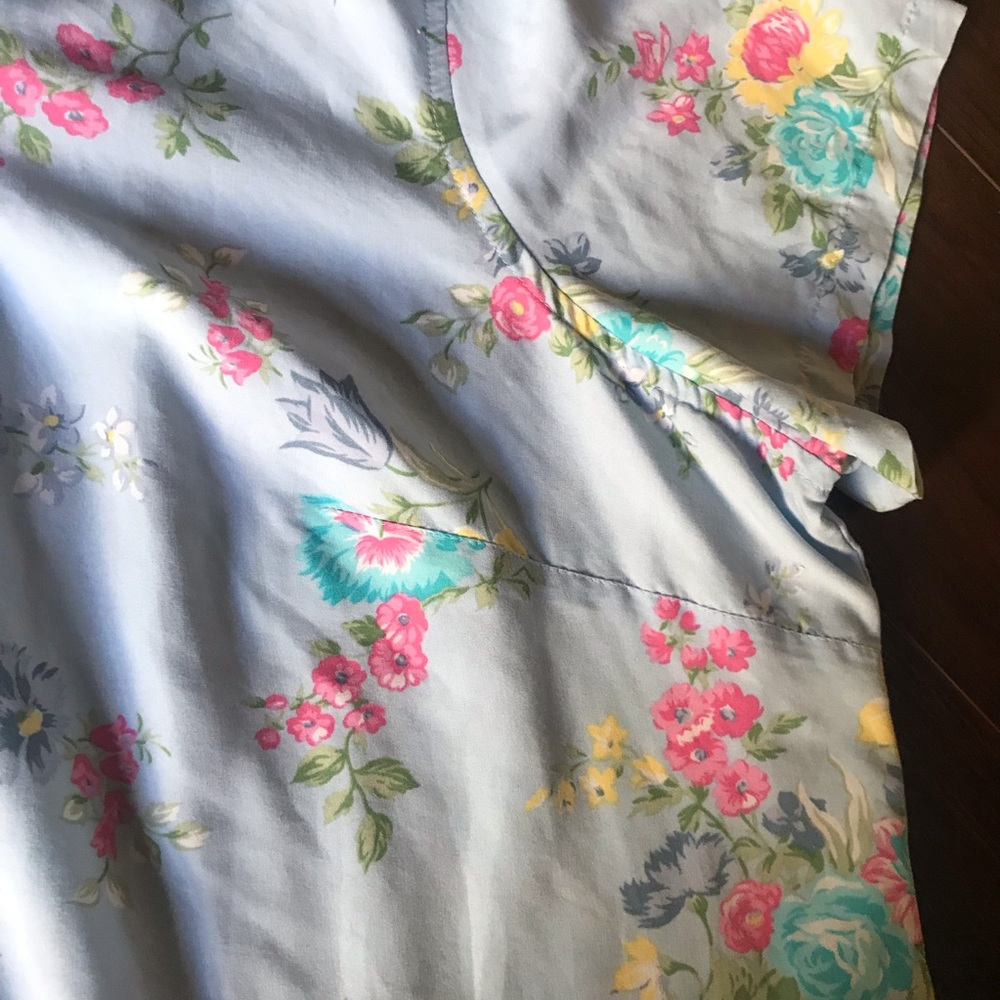 Crazy Horse Liz Claiborne Pair of Women’s Tops 2 - Picture 7 of 8